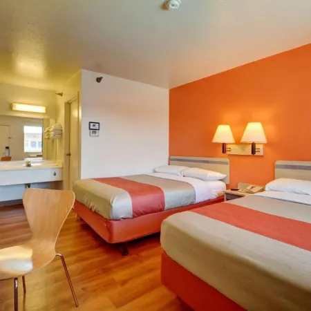 Motel 6 Windsor Locks, CT - Hartford