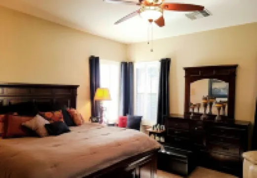 Beautiful private 4 bedroom resort (4th is a Den/Bed combo  Heated pool & spa