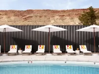Slackline Moab, Outset Collection by Hilton - Family