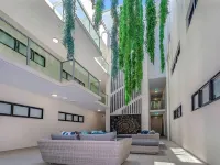 Cairns North 4-Bed with Outdoor Dining & Pool