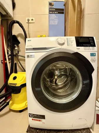 Gare du Midi for 3-4 people