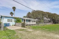 Cozy Cottage w/ Patio < 2 Mi to Rockport Beach! - parkir