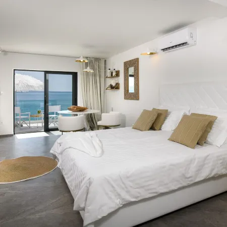 Gallery Luxury Suites & Rooms-Only Adults