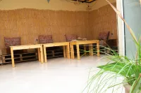 Eco Bay Surf House - 2-Star