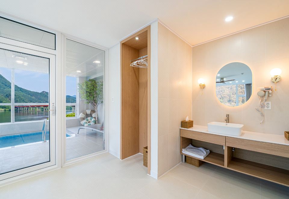 춘천남이섬 채운간 실내