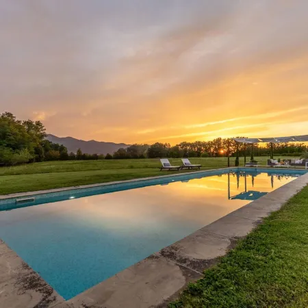 Il Conte Farmhouse Retreat