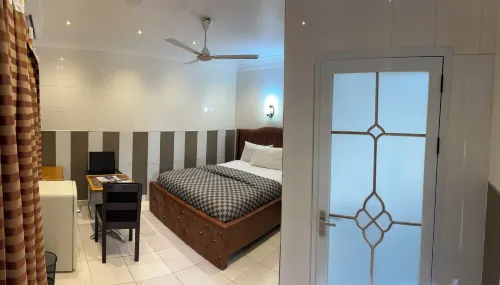 Hinstock Hotel Hotels in Tema Metropolitan