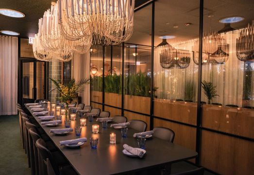 더 에밀리 호텔