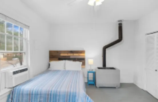 Suite 3, Quick Stroll to Downtown Black Mountain