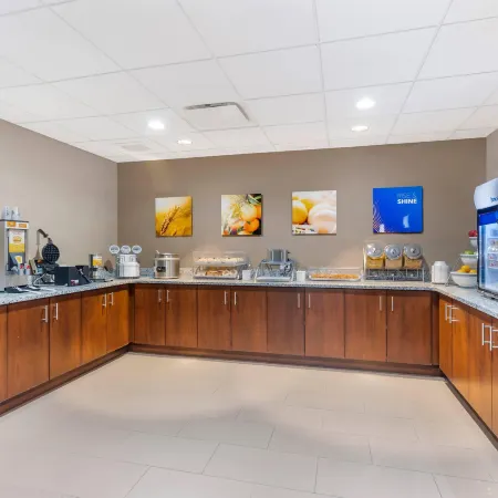 Comfort Inn & Suites