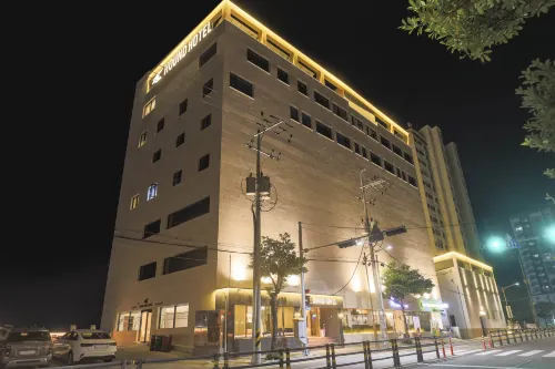 Geoje-si Hound Hotel Jangseungpo