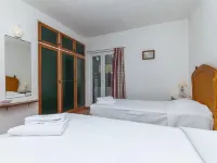 B72 - Casa da Calheta Apartment in Praia da Luz Hotels in Luz