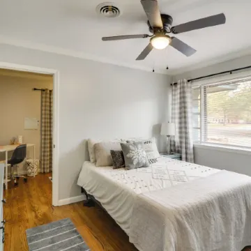 3 Mi to Saracen Landing! Family Getaway w/ Deck