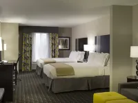 Holiday Inn Express & Suites MADISON CENTRAL by IHG Hotel berhampiran Dataran Capitol