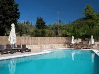 Poros Beach Hotels in Ellomeno