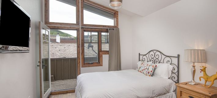 Bridge St, Condominium R2 Condo Hotels in Vail