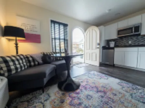 EO Bungalows – Adults Only