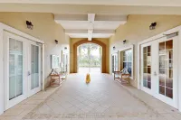 Immaculate Townhome in Upscale Community w/ Pool & Balcony - Near Beach - 4-Star