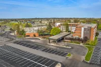 Delta Hotels Mount Pleasant - parking