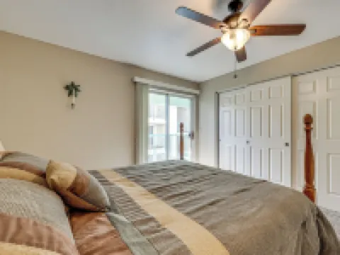 Community Pool and Gym Apt 5 Mi to Laughlin Casinos Hotels in Laughlin