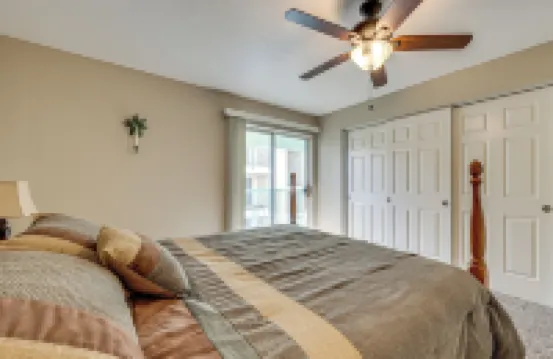 Community Pool and Gym Apt 5 Mi to Laughlin Casinos