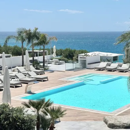 Midenza Seaside & Nature Retreat