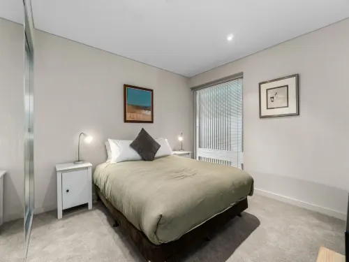 2-Bed City Retreat with Gym and Pool Access
