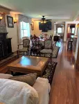 5 Blocks To The Beach ~ 2 Blocks To Downtown ~ Walk To Everything!