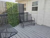 Creekside Cottage. Great Deck! Private! Hotels in Posey County