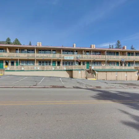 Walkable Location! Mtn-View Condo in Red River