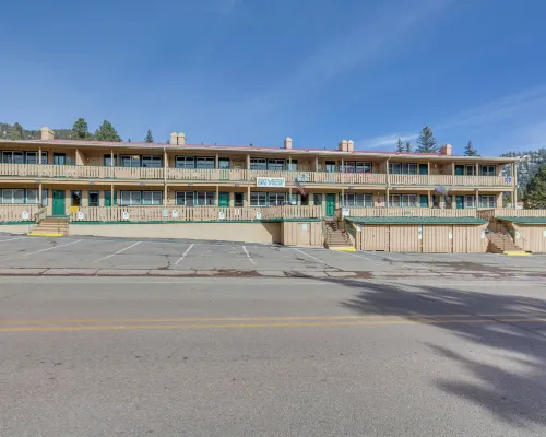 Walkable Location! Mtn-View Condo in Red River Hotele w: Red River
