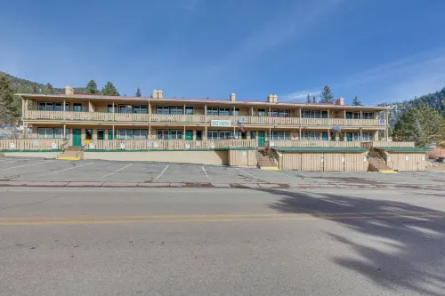 Walkable Location! Mtn-View Condo in Red River