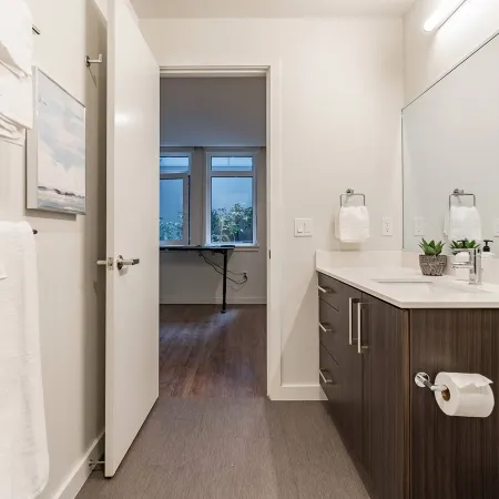 2BR TH | Gym, Balcony | Bellevue Parkside L