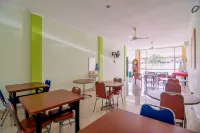 RedDoorz at Hotel Griya Gatsu Lampung - Pensions