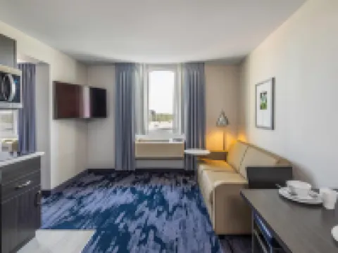 Quality Inn & Suites Hotels near Assiniboine Park Zoo