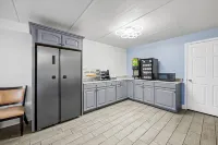 Super 8 by Wyndham Kingsport /I-81