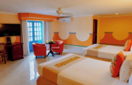 Hotel Plaza Colonial