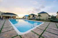 Clare's Manor in Ocho Rios With Mini Golf Course - Villas