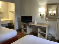 Super 8 by Wyndham Woods Cross/Salt Lake City North