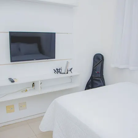 Apartamento c Varanda Ar Piscina Sauna e Hidro