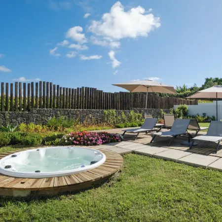 Mónaco Suites & Garden