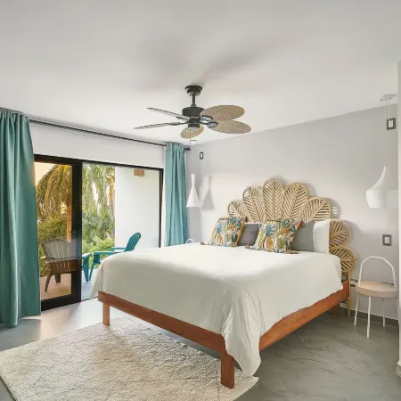 Catalina Tropical Lodge