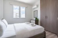 2BR Apt Near Larnaca Beach & Center - Homestays
