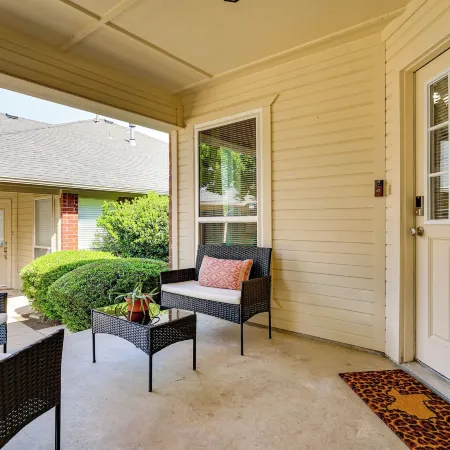 Modern Home Near DFW: Work, Play + Relax!