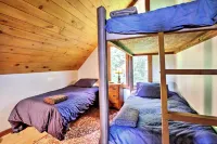 East Burke House w/ Deck < 3 Mi to Kingdom Trails! - Parvekkeita