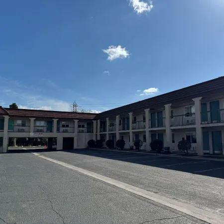 Royale Inn Motel