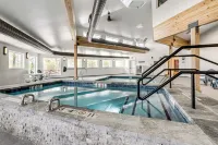 Cozy Condo w/ Balcony & Mtn View in Silverthorne! - 3-stjärniga