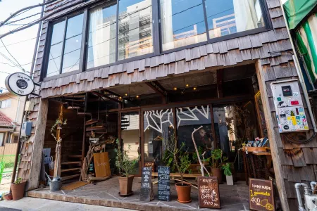 Kamp Houkan-Cho Backpacker's Inn & Lounge