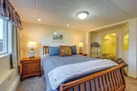 Anchorage Apt: Home Base for Alaska Adventure! Hotel di 