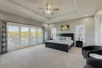 Charming Dog-friendly Lakefront Villa With Private Dock, Firepit, Stunning Views - 3-Star